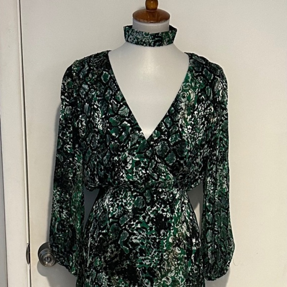 Alice +‎ Olivia Printed Wrap Dress - Size 6 - NEW With Tags.